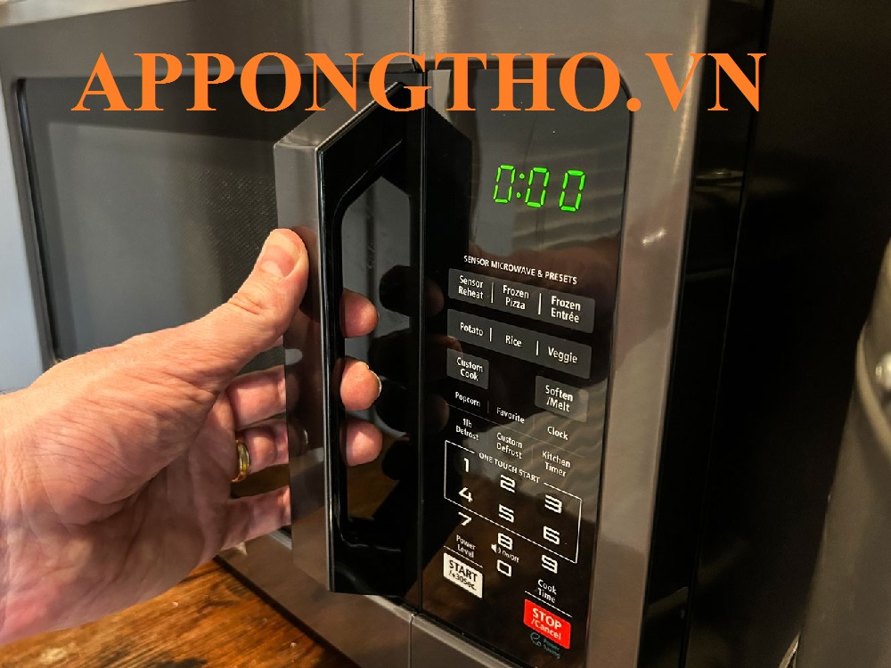7. Lò vi sóng của bạn bị rò điện
