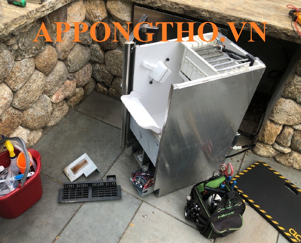 4. Máy phát tiếng ồn lớn hoặc rung mạnh
