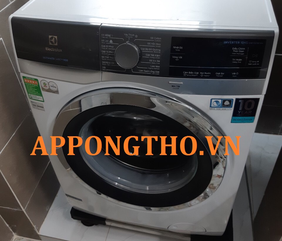 Appongtho.vn Hỏng công tắc cửa là nguyên nhân chính máy giặt electrolux báo lỗi E40 bạn cần thay thế công tắc cửa để xóa mã lỗi E40 máy giặt electrolux.
