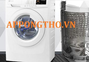 Máy giặt electrolux báo lỗi E13 vì nước đang dò rỉ ra sàn